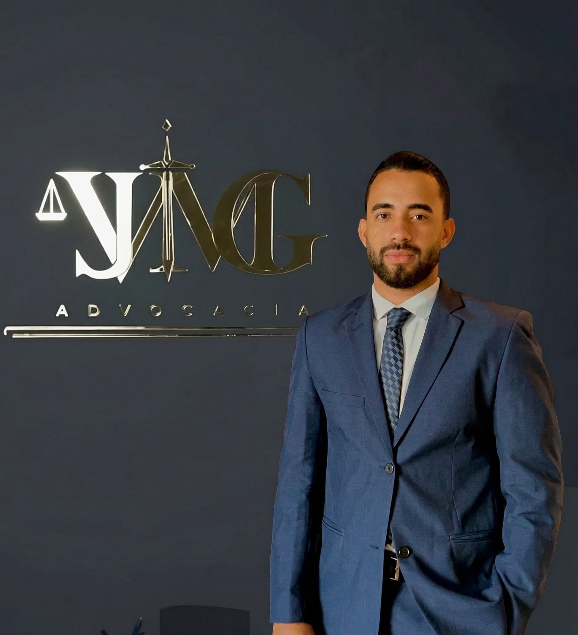 Lucas Souza, advogado especializado em Direito Bancário e Consumidor da JVMG Advocacia