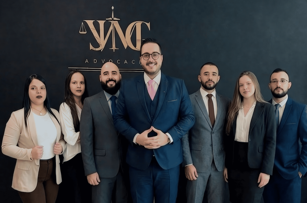 Equipe da JVMG Advocacia em ambiente institucional
