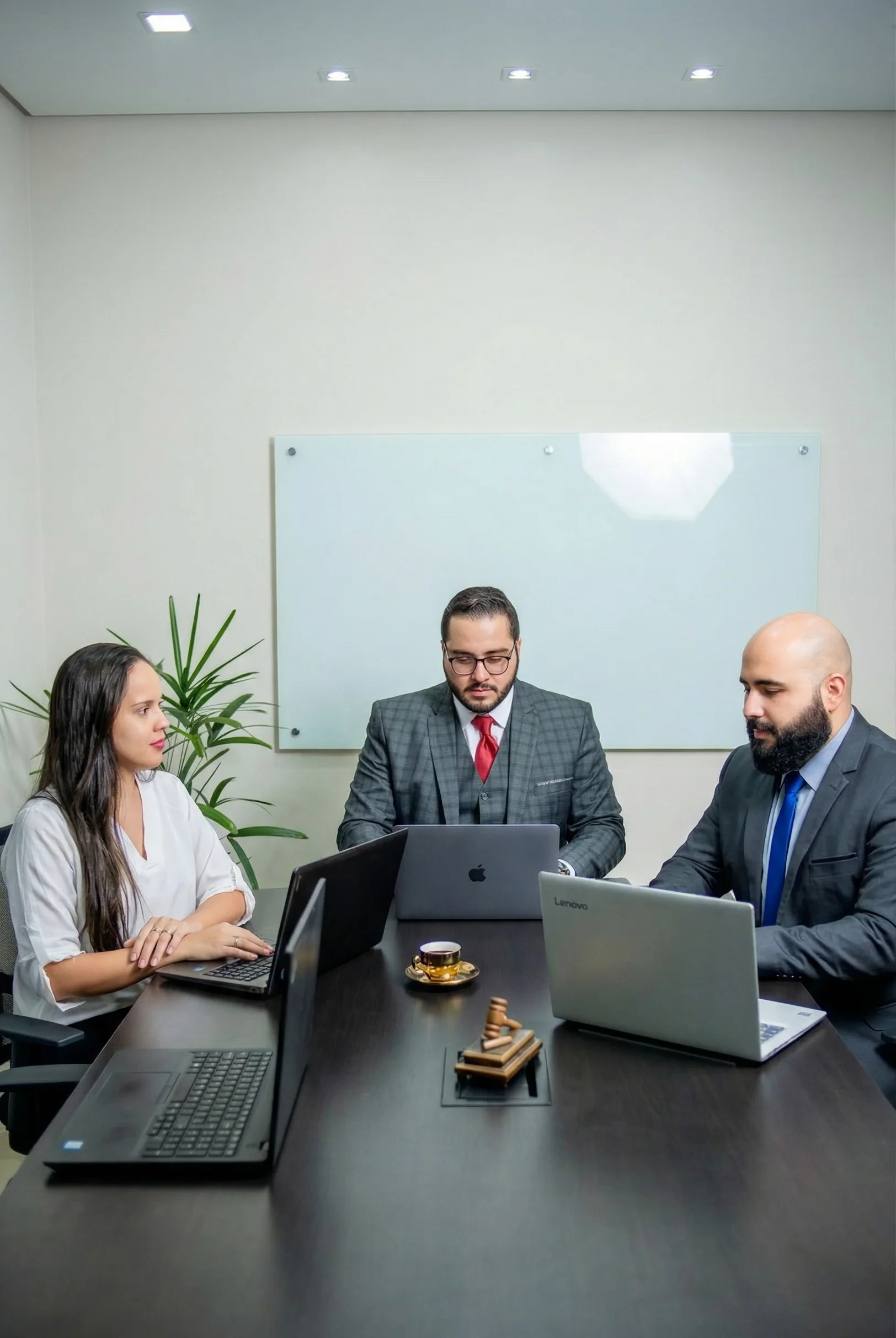 Imagem institucional da JVMG Advocacia relacionada ao tema Trabalhista