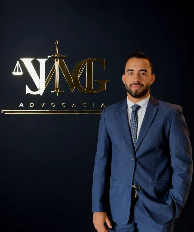 Lucas Souza, advogado especializado em Direito Bancário e Consumidor da JVMG Advocacia